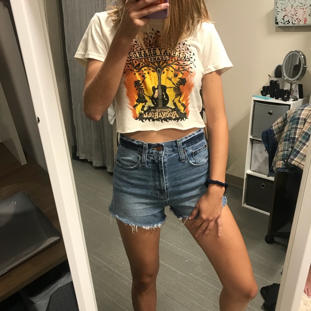 Lucky Brand Graphic Cropped Tee - Picture 1 of 6